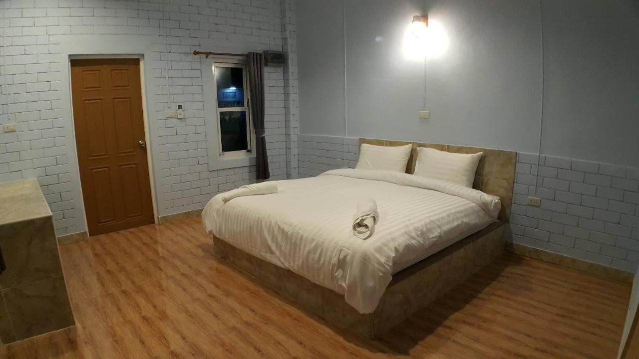Three Bays Resort Prachuap Khiri Khan Esterno foto